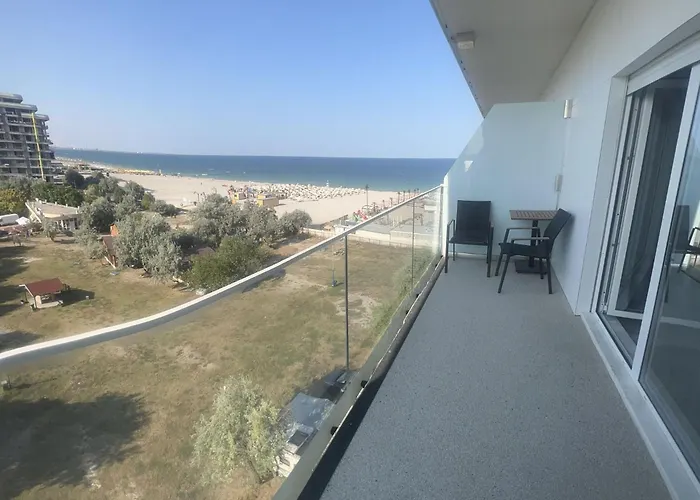White Tower Mamaia Studio 806